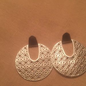 Kendra Scott Diane Silver Statement Earrings.